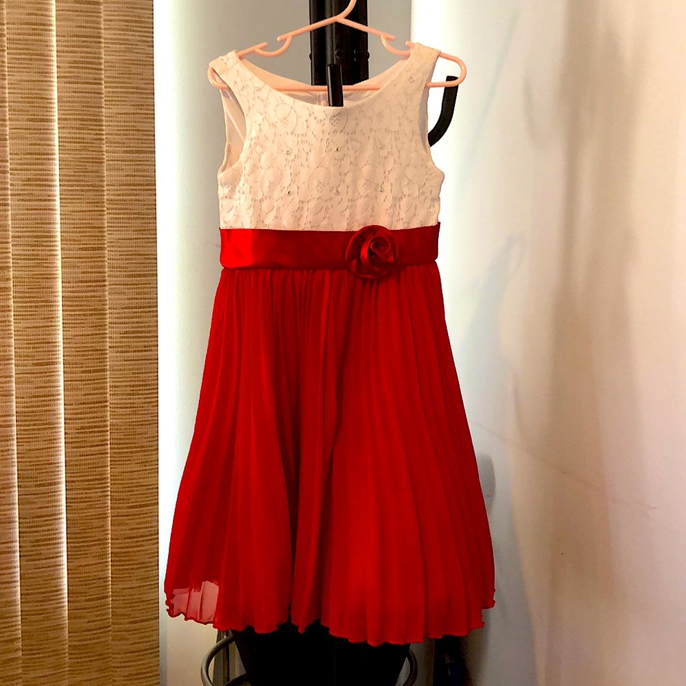 Girl’s dress
